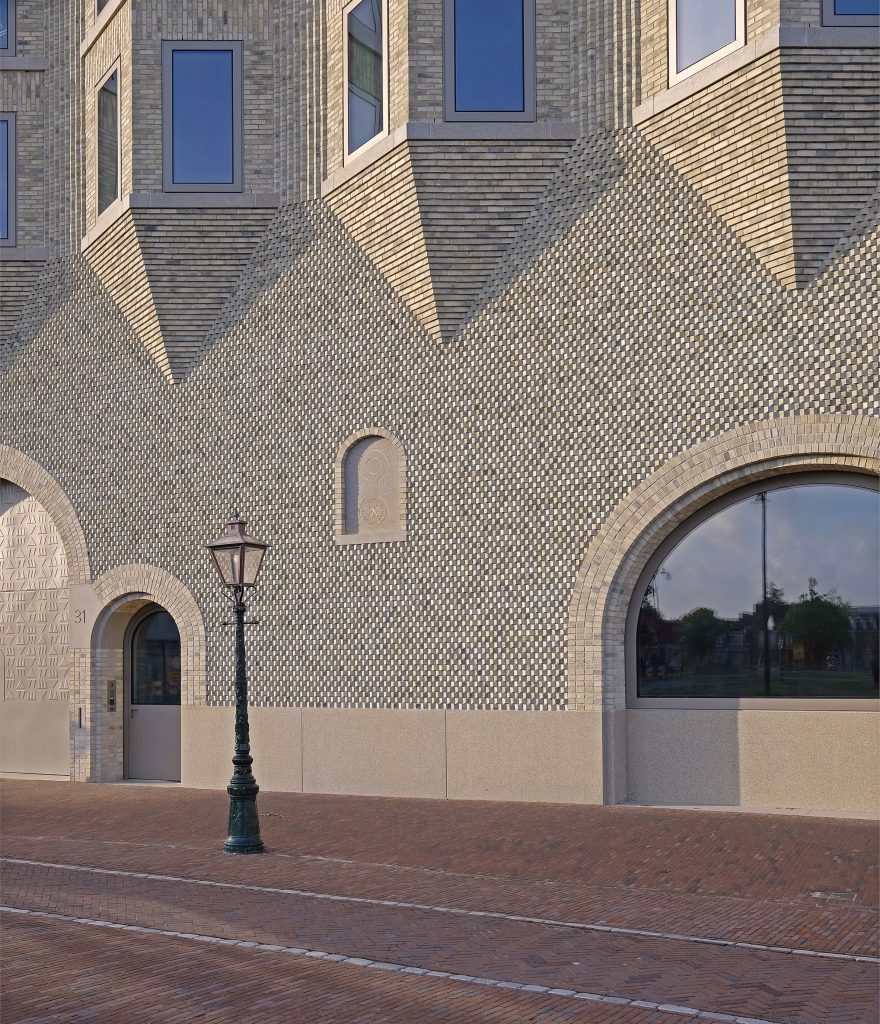 Museum de Lakenhal by Happel Cornelisse Verhoeven and Julian Harrap Architects