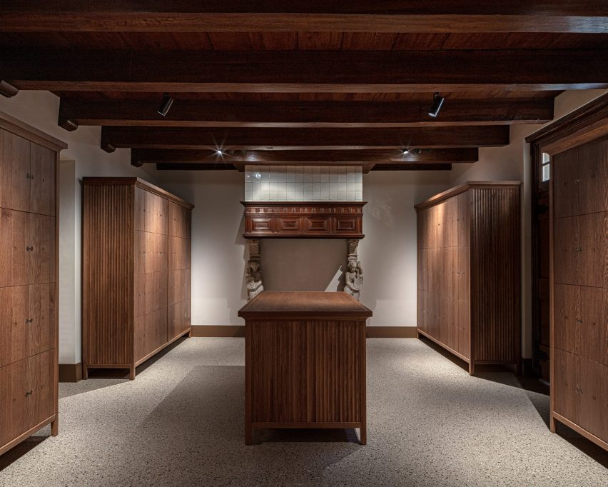 Museum de Lakenhal by Happel Cornelisse Verhoeven and Julian Harrap Architects