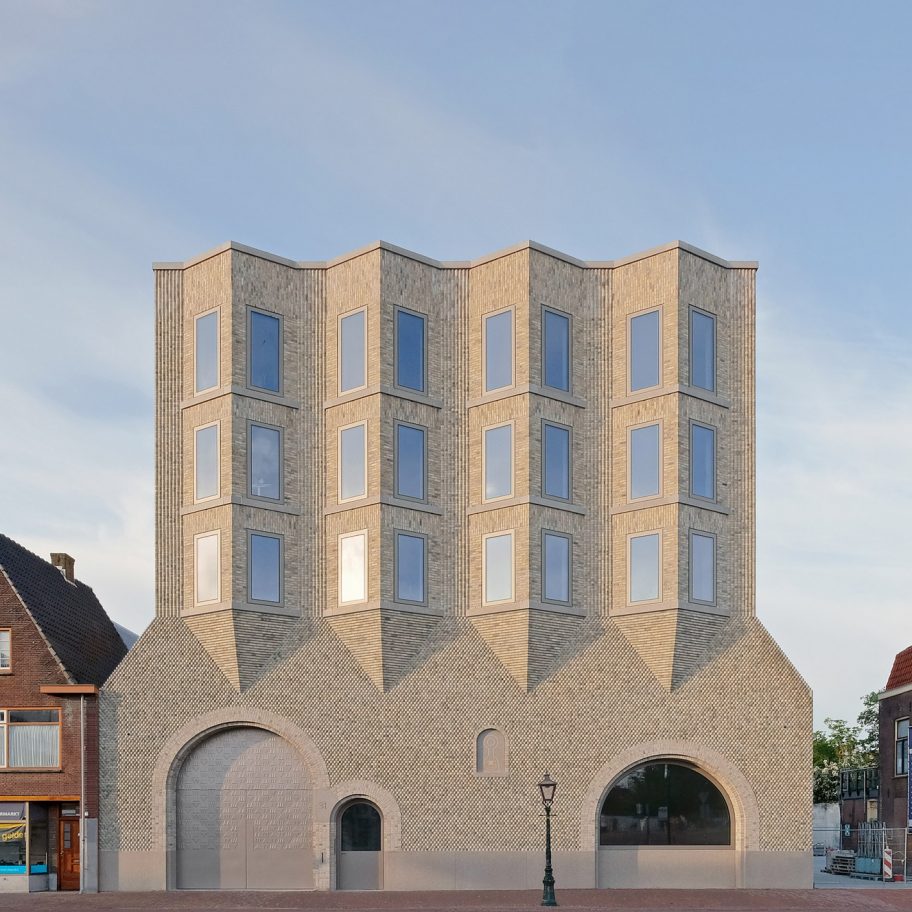 Museum de Lakenhal by Happel Cornelisse Verhoeven and Julian Harrap Architects