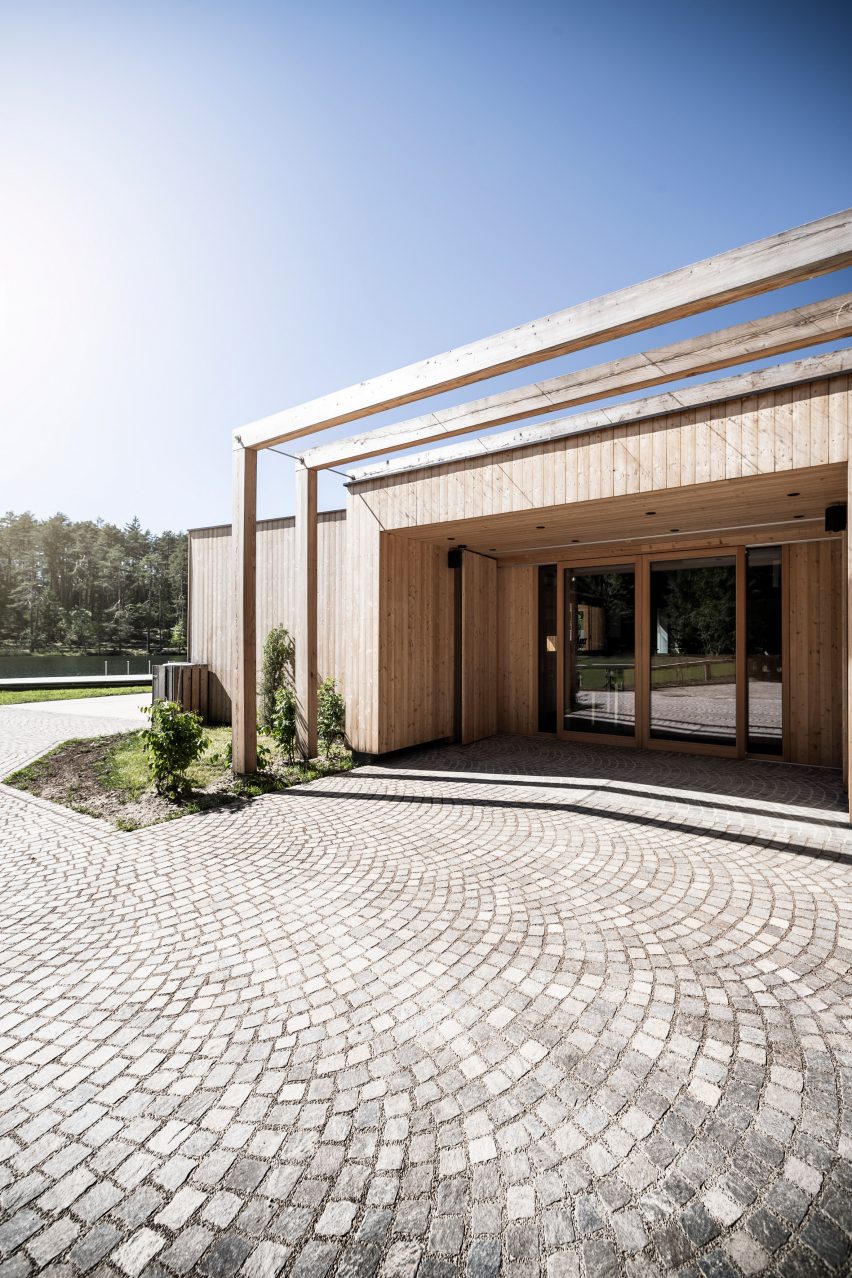Cafe and changing room alongside Völser Weiher Lake in South Tyrol by Network of Architecture
