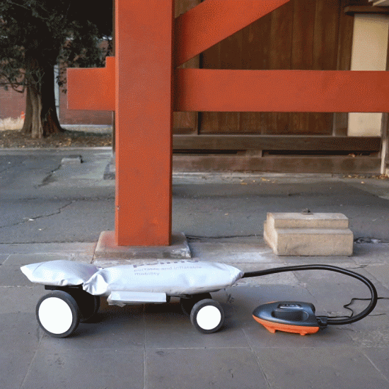 Poimo is an inflatable electric scooter that can be transported inside a backpack