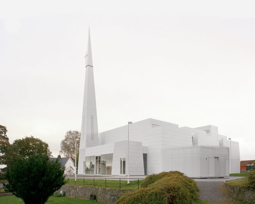 Porsgrunn church by Espen Surnevik in collaborationwith Trodahl Architects