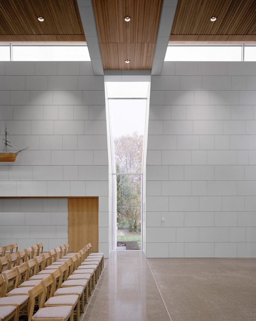 Porsgrunn church by Espen Surnevik in collaborationwith Trodahl Architects