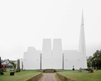 Porsgrunn church by Espen Surnevik in collaborationwith Trodahl Architects