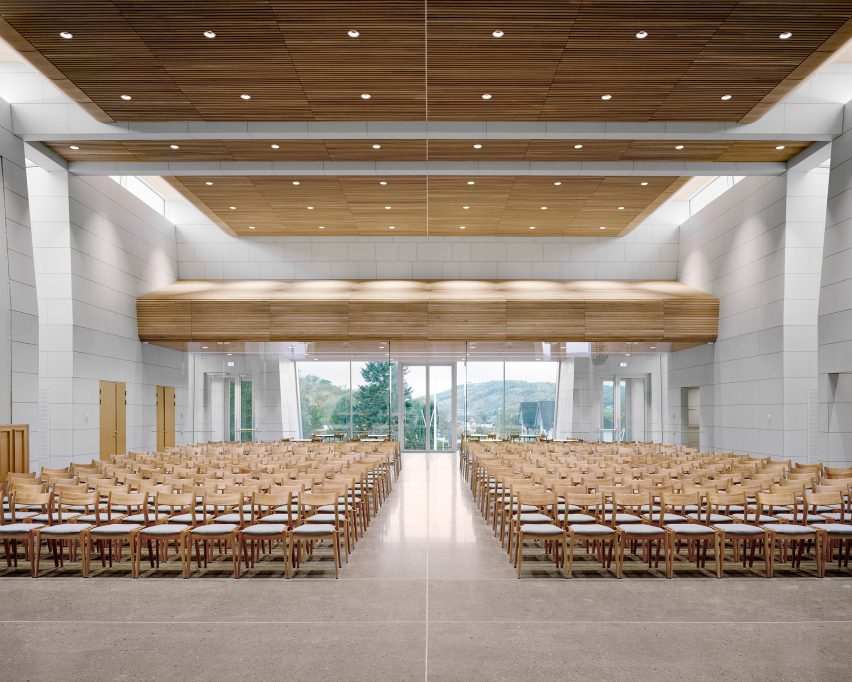 Porsgrunn church by Espen Surnevik in collaborationwith Trodahl Architects