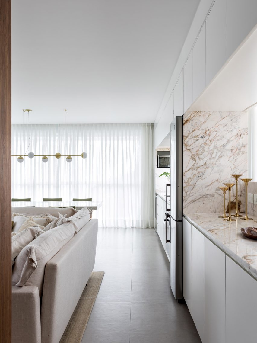 Praia Mansa Apartment by Leandro Garcia