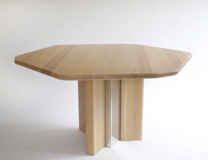 Under the umbrella of the VDF x Sight Unseen collaboration, designer Simon Johns is unveiling a collection of furniture and homeware from his studio in the Appalachian mountains, that mirrors the unique materiality of his surroundings.