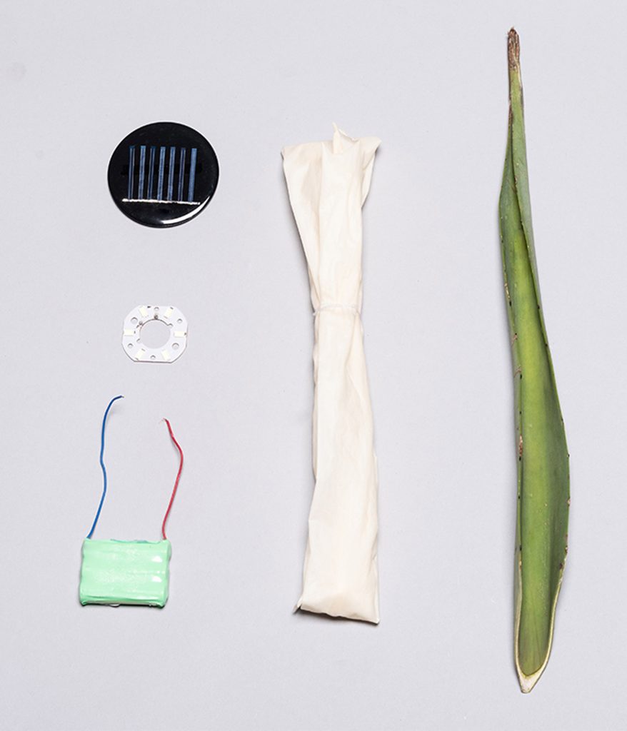Mexican students design low-cost solar lamps for people without electricity