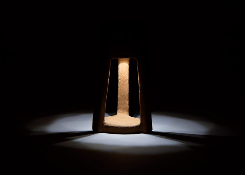 Mexican students design low-cost solar lamps for people without electricity