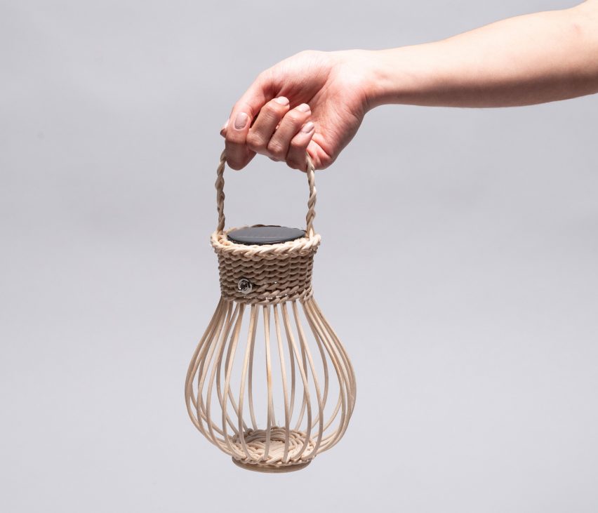 Mexican students design low-cost solar lamps for people without electricity