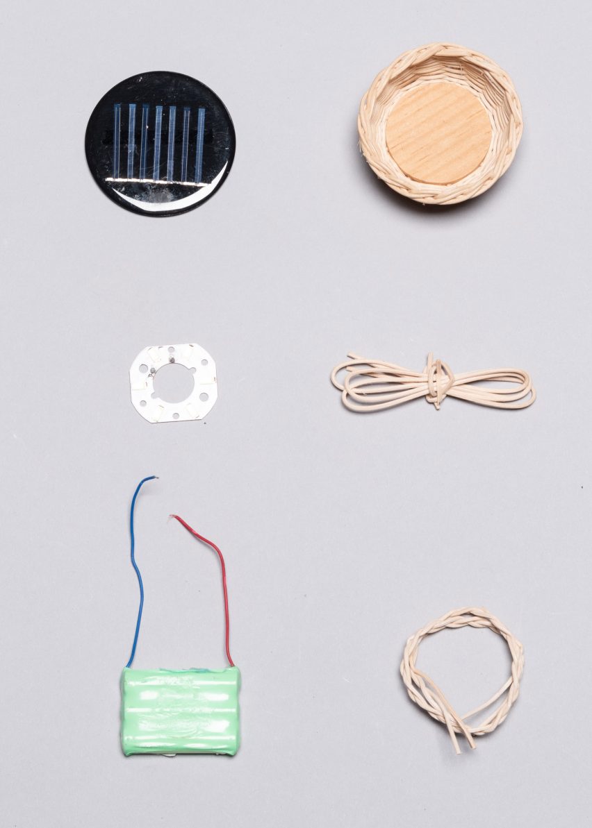 Mexican students design low-cost solar lamps for people without electricity