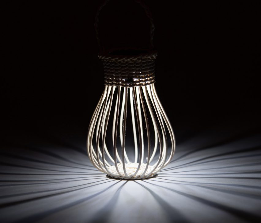 Mexican students design low-cost solar lamps for people without electricity