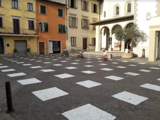 Caret Studio installs grid-like social distancing system in Italian plaza