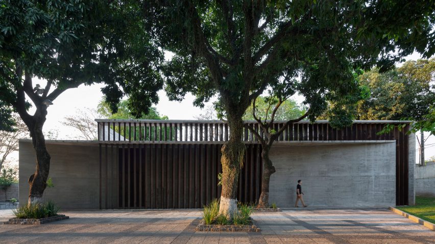 Synagogue at the Hebraic Union of Paraguay by Equipo de Arquitectura