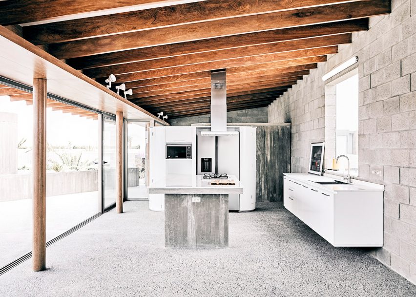 Textile House in Paracas by Ghezzi Novak