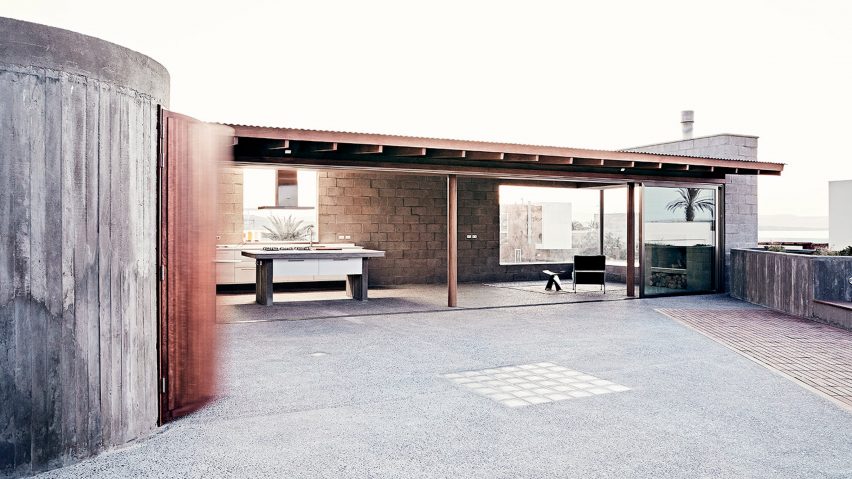 Textile House in Paracas by Ghezzi Novak