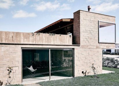 Textile House in Paracas by Ghezzi Novak