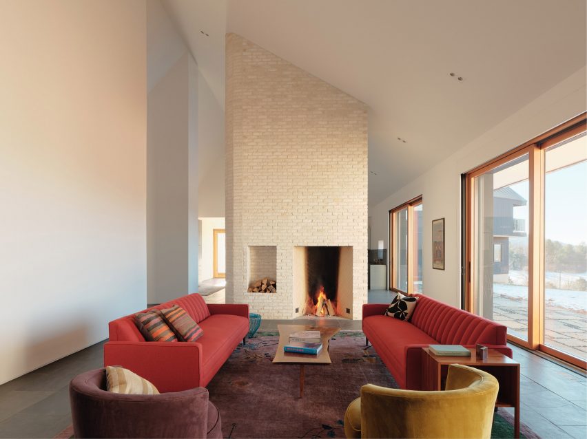 Three Chimney House by T W Ryan Architecture