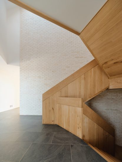 Three Chimney House by T W Ryan Architecture