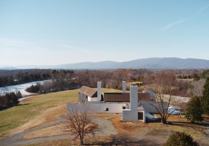 Three Chimney House by T W Ryan Architecture