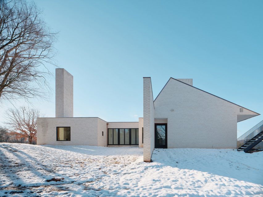 Three Chimney House by T W Ryan Architecture