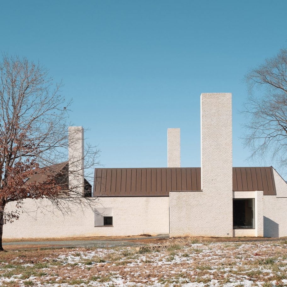 Three Chimney House by T W Ryan Architecture
