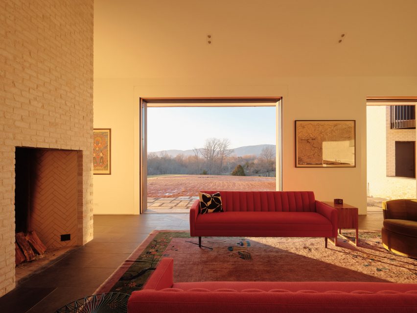 Three Chimney House by T W Ryan Architecture