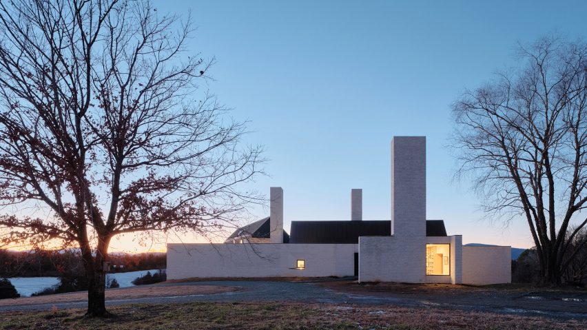 Three Chimney House by T W Ryan Architecture