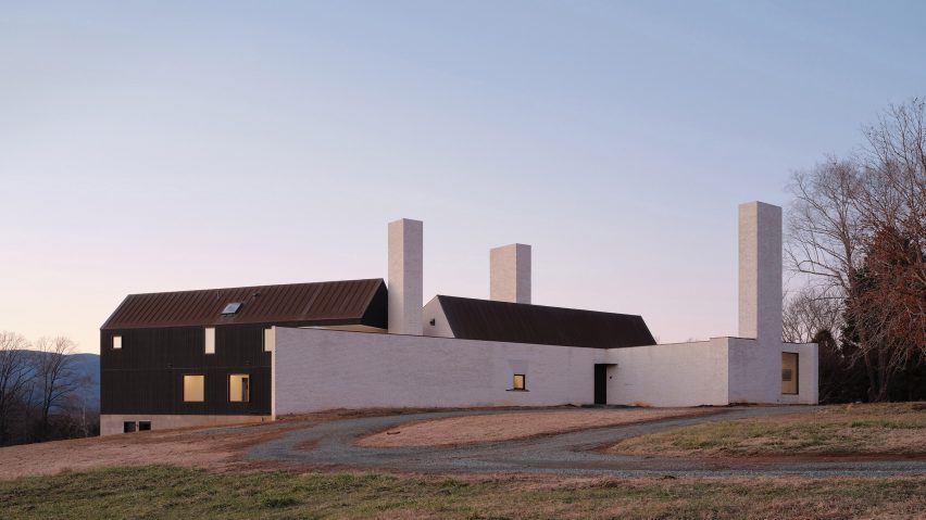 Three Chimney House by T W Ryan Architecture