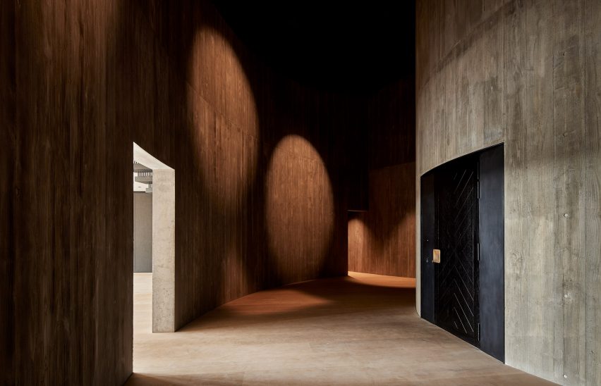 Towers Road House by Wood Marsh