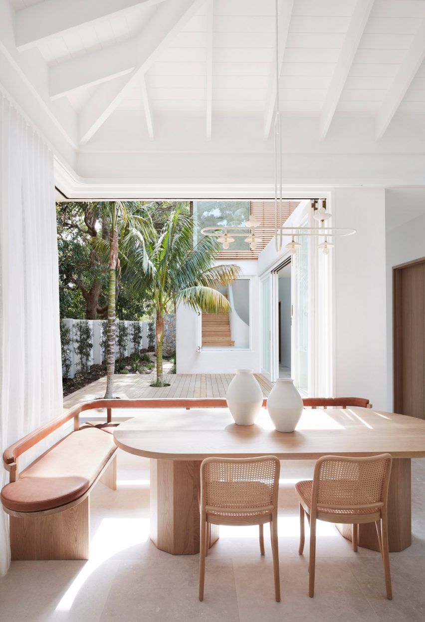 Woorak House in Palm Beach, Sydney designed by CM Studio