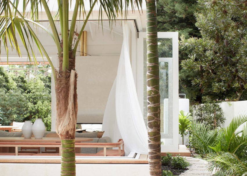 Woorak House in Palm Beach, Sydney designed by CM Studio