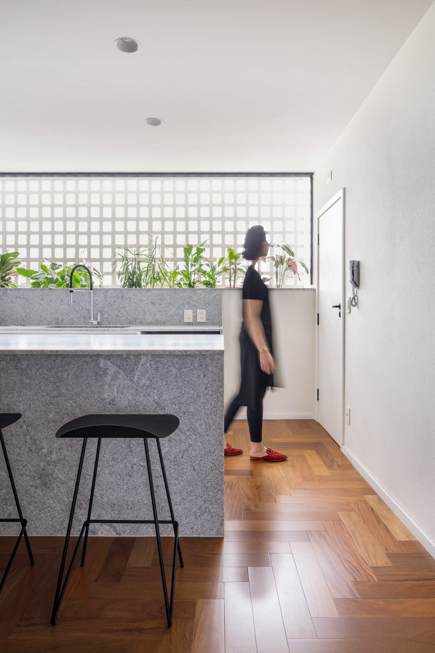 308 S Apartment by BLOCO Arquitetos