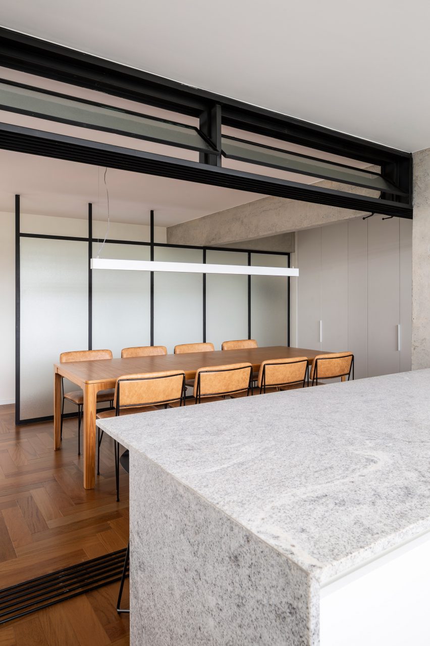 308 S Apartment by BLOCO Arquitetos