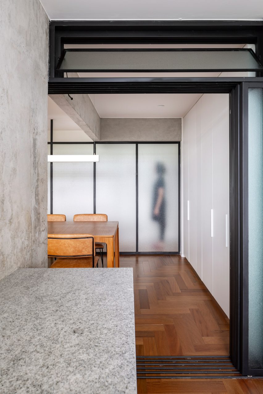 308 S Apartment by BLOCO Arquitetos