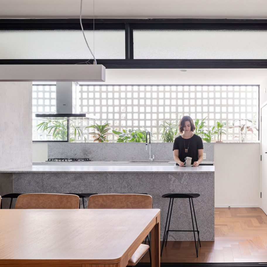 308 S Apartment by BLOCO Arquitetos