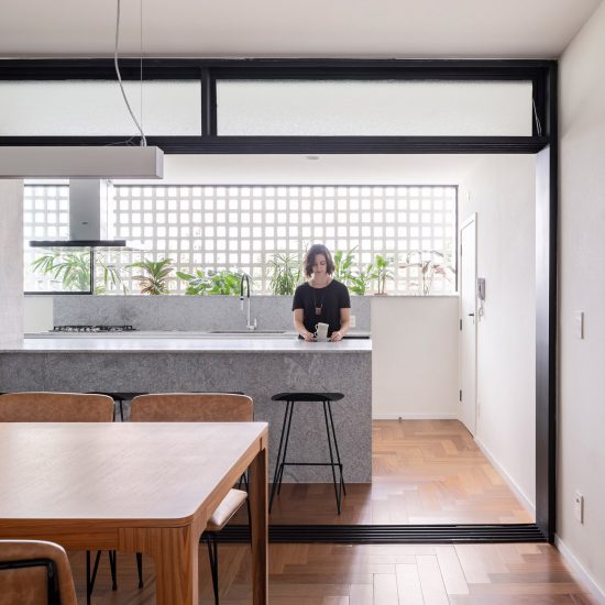 308 S Apartment by BLOCO Arquitetos