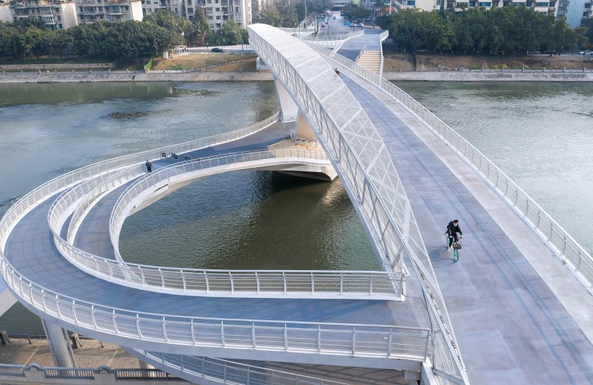 Wuchazi Bridge in Chengdu by architects Tom Wünschmann, Achim Kaufer, Wei Cai and Philipp Buschmeyer and Chinese design institutes SADI and JDTM