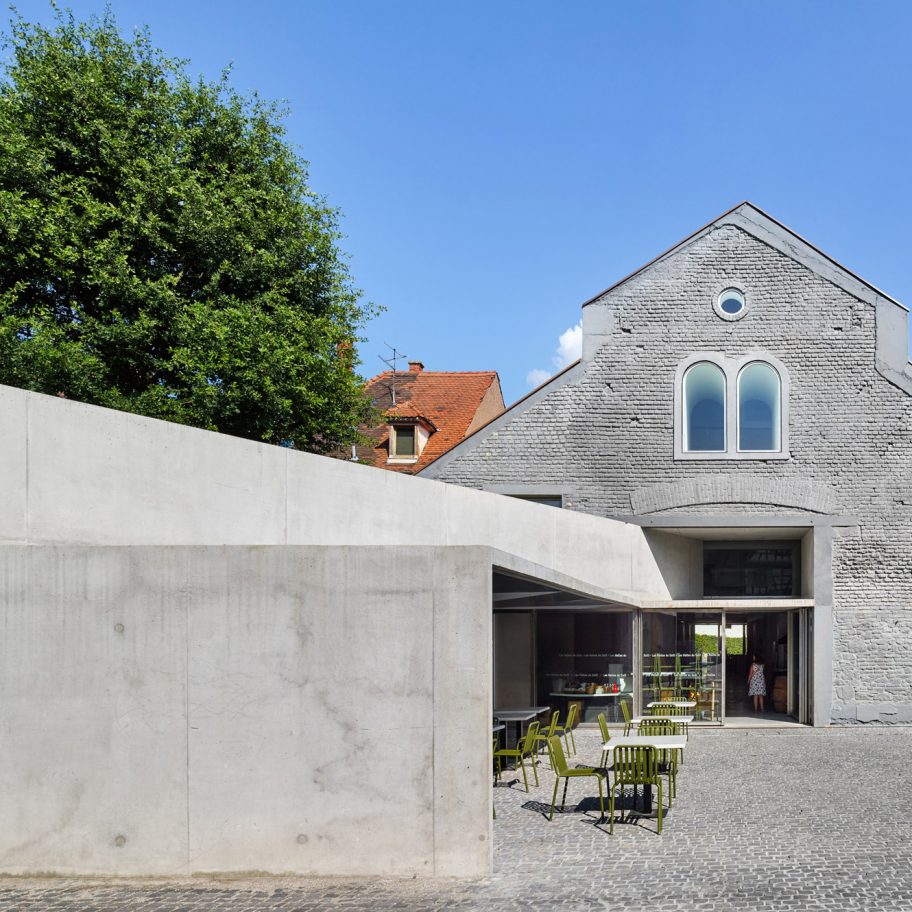Covered market in Schiltigheim by Dominique Coulon & Associés