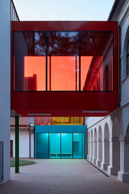 Elementary School Vřesovice by Public Atelier and FUUZE