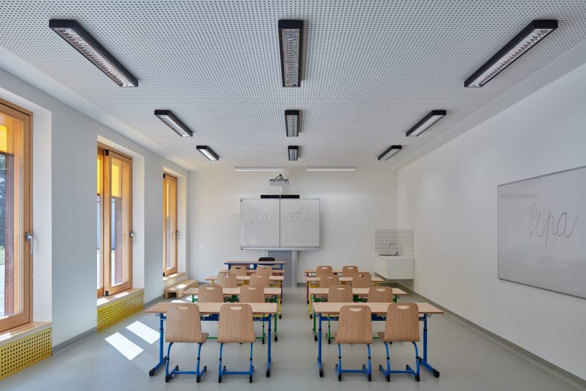 Elementary School Vřesovice by Public Atelier and FUUZE