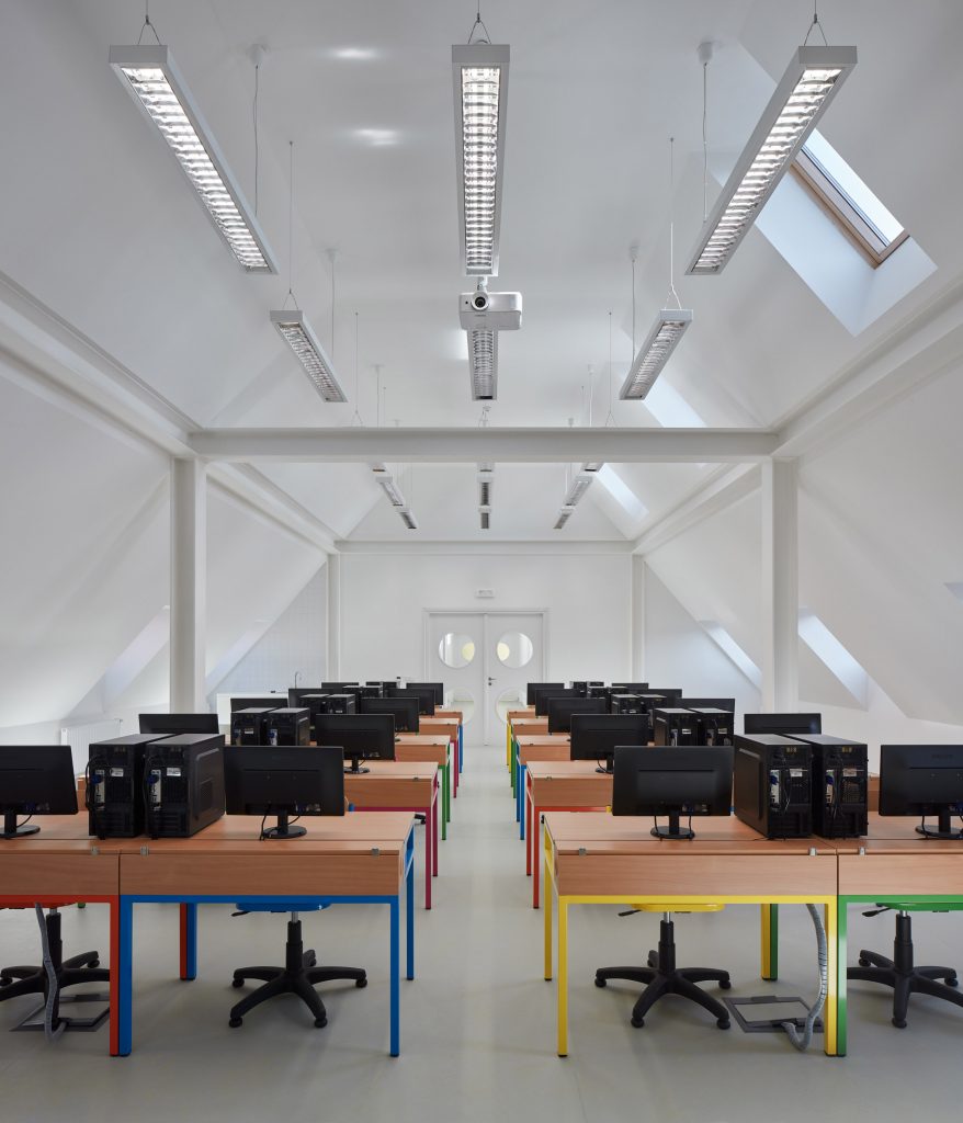 Elementary School Vřesovice by Public Atelier and FUUZE