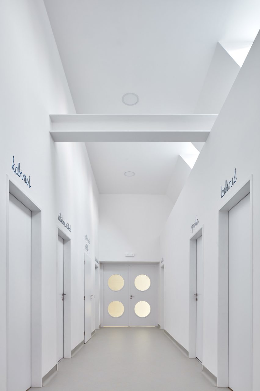 Elementary School Vřesovice by Public Atelier and FUUZE