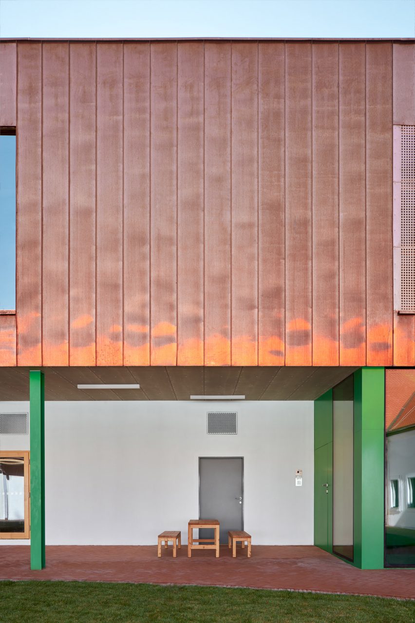 Elementary School Vřesovice by Public Atelier and FUUZE