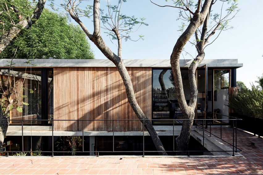 Guadalajara House by Alejandro Sticotti