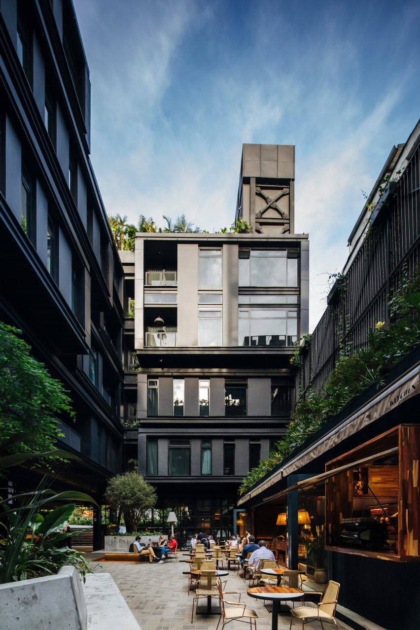 Hotel Click Clack Medellin Plan:b Arquitectos