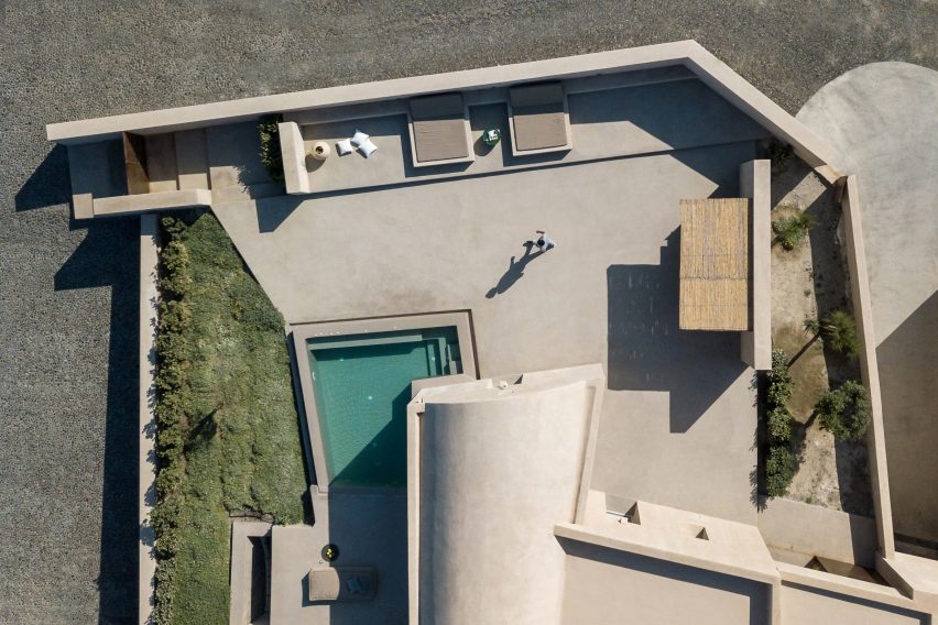 House in Pyrgos by Kapsimalis Architects