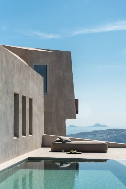 House in Pyrgos by Kapsimalis Architects