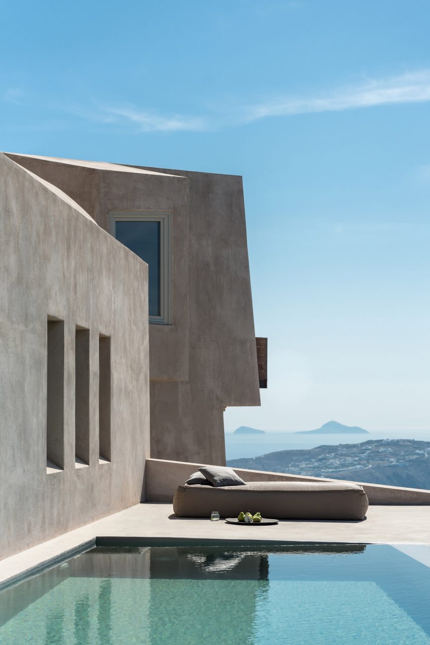 House in Pyrgos by Kapsimalis Architects