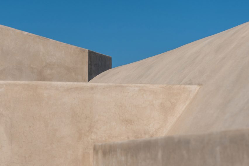 House in Pyrgos by Kapsimalis Architects